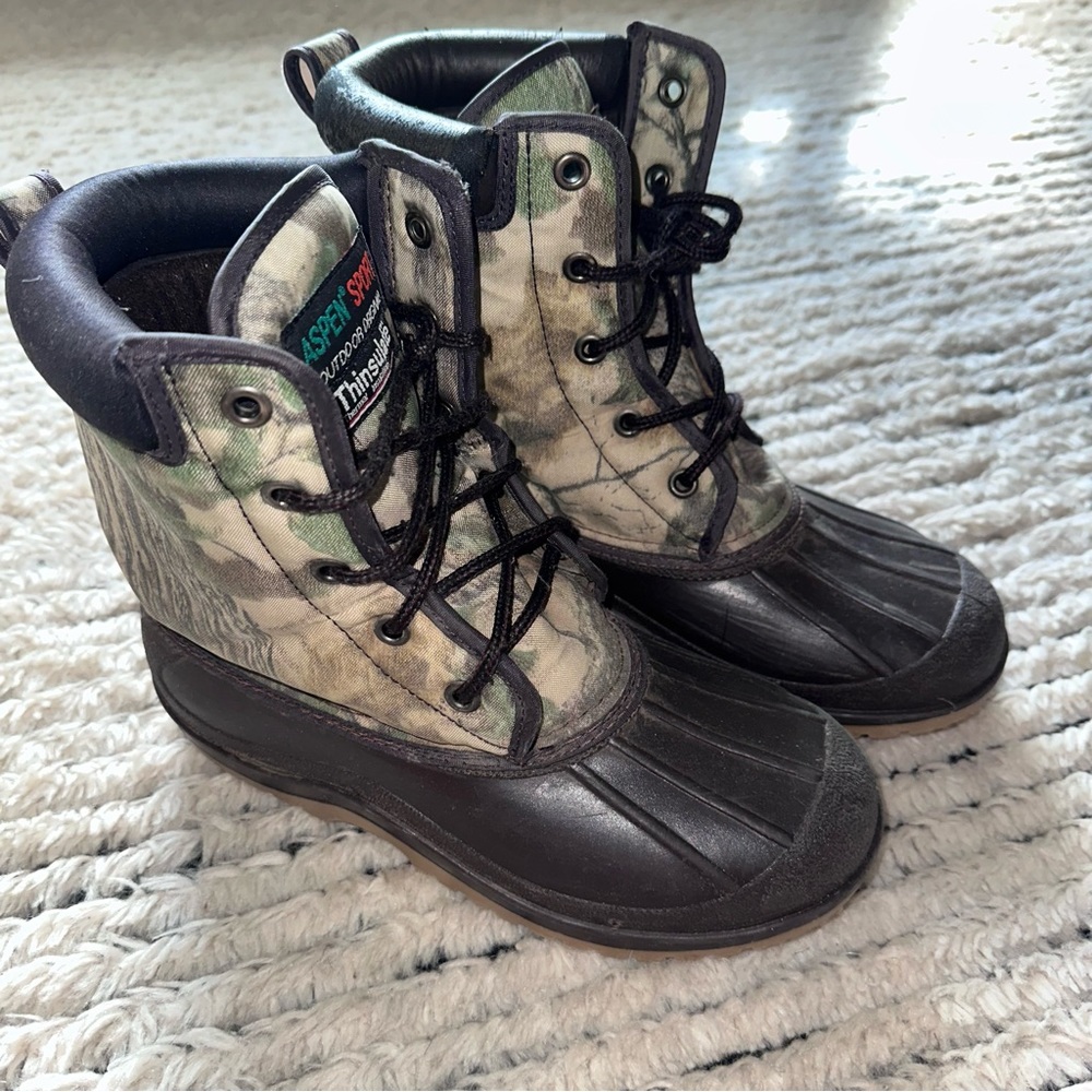 Aspen Sport duck boots size 7 in camouflage/brown